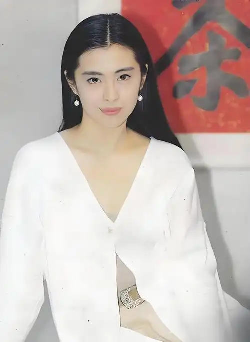 万万没想到57岁无人敢娶的王祖贤已经走上了另一条道路