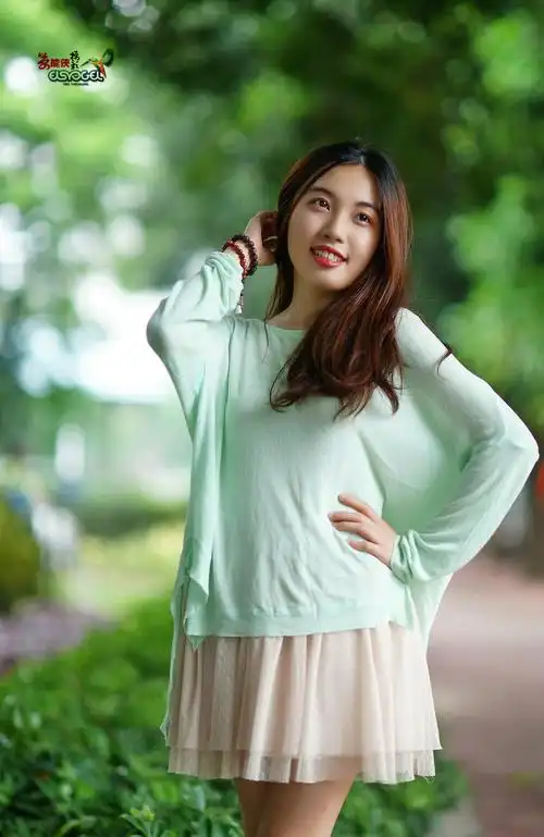 仲凯农校外拍阳光少女罗颖