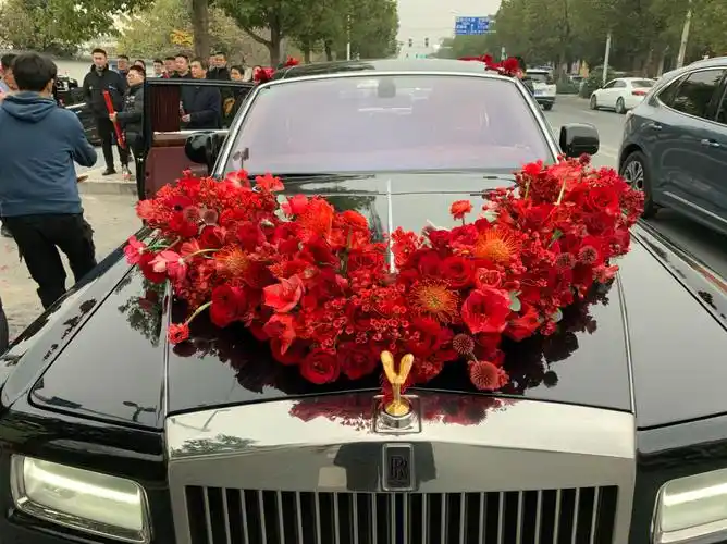 红色系婚车花车花婚礼手捧婚礼花车