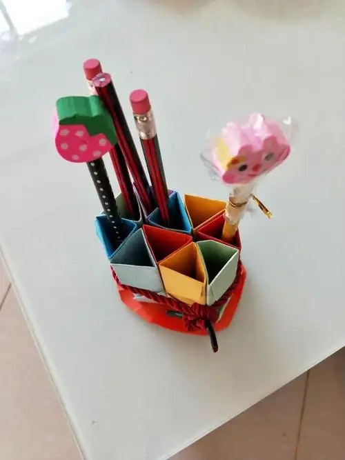 亲子时光——手工制作《奇特的小笔筒》 - 美篇