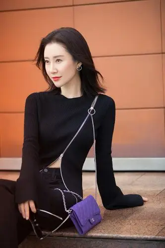 舒畅剪掉十年长发秒变摩卡波波头30岁嫩回18岁意外的减龄