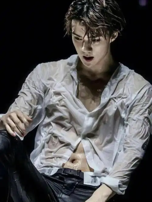 贵族勋灿,我馋他身体#腹肌  #腹肌壁纸  #腹肌男友  #吴世勋  #世勋