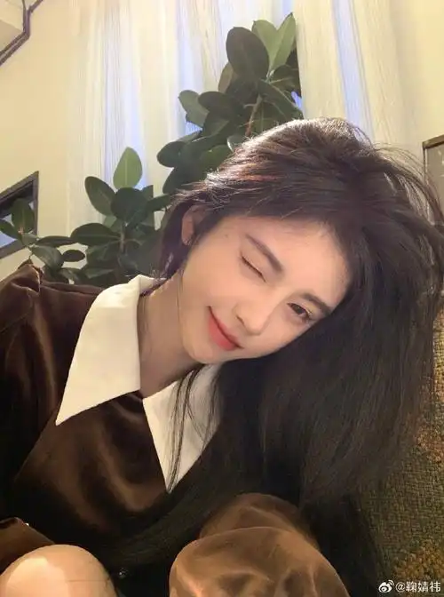 鞠婧祎双丸子头女高