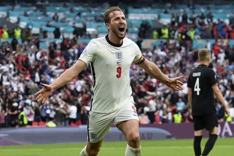 20击败德国英格兰取得队史欧洲杯淘汰赛常规时间首胜