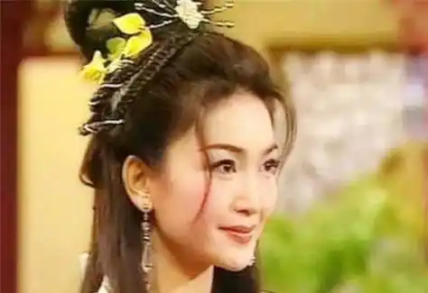 周之褒姒与妲己的《封神榜》类似,褒姒因着一出烽火戏诸侯,在中国历史