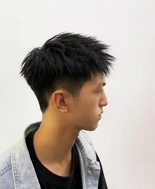 摩根烫长脸,瓜子脸和圆脸脸型都很适合烫摩根烫摩根烫就是它没有锡纸