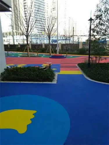 小区塑胶地坪翻新维修施工