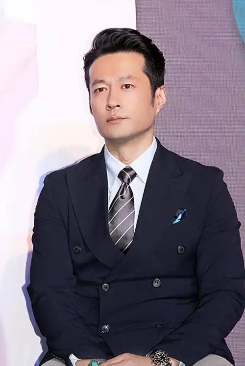 谭凯:十年配角,偷懒成经典!他如何在娱乐圈逆袭?