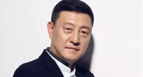 有深眼袋的男明星就是容易红倪大红完全证明了这一点