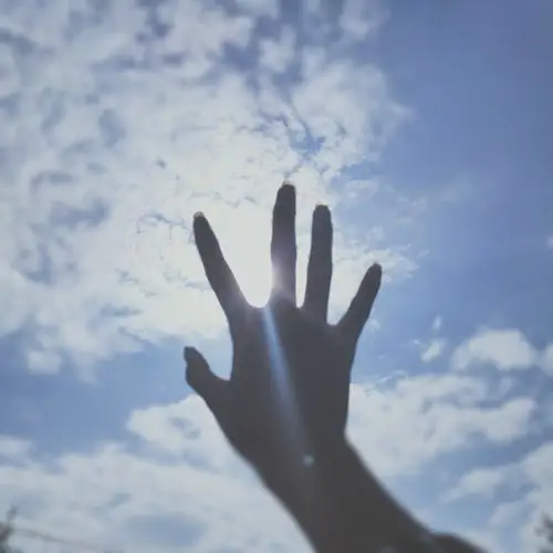 蓝蓝的天空配上我魅力的手