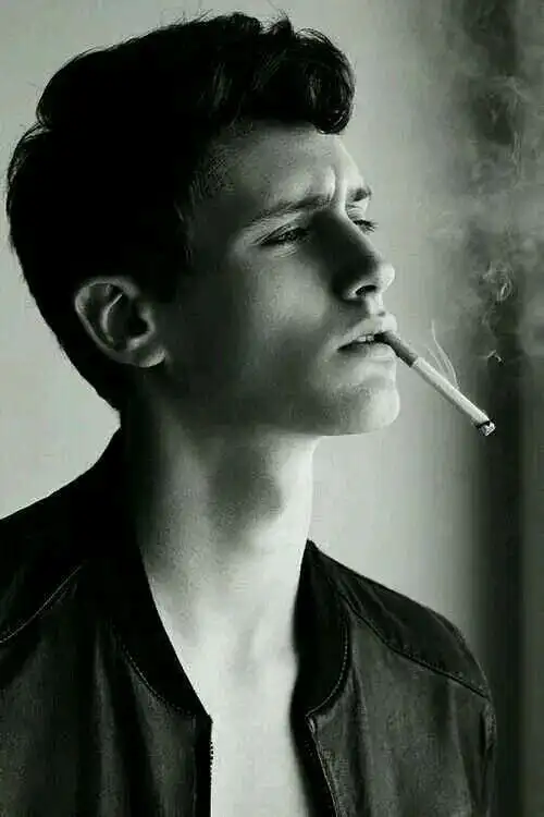 寂寞的黑白欧美伤感男生图片 你非我心脏怎知我有多痛