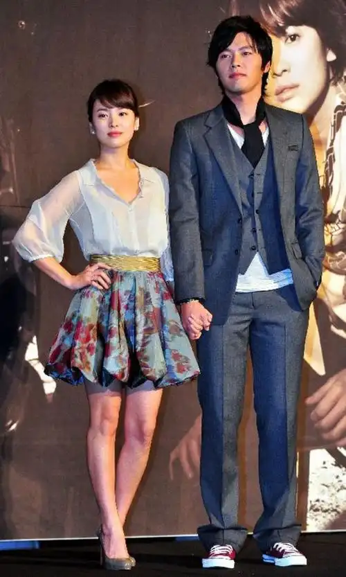 不少人以为这两人有望复合,没想到随着传来宋仲基拆除爱巢一