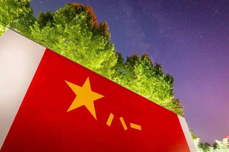 看战略支援部队某部女兵的别样风采_训练_姑娘_盾牌