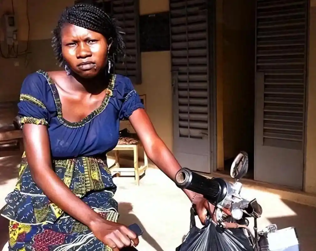 回顾:为爱嫁非洲?幻想成非洲王妃的陈怡,如今生活在地狱无法脱身