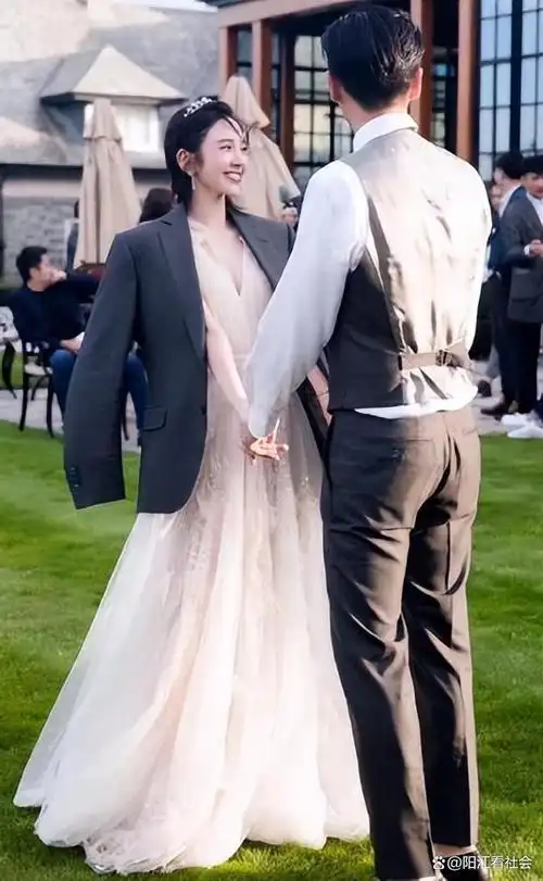 回顾11年后再看张若昀唐艺昕才明白双向奔赴的爱情有多幸福