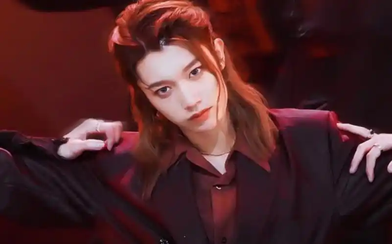 天呐 原来真的可以有人长的雌雄莫辨 又美又帅是一种什么体验_哔哩