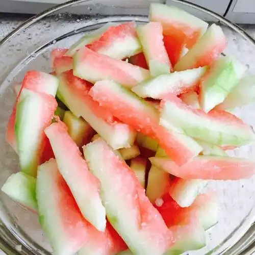 leaf_l6ou做的凉拌西瓜皮