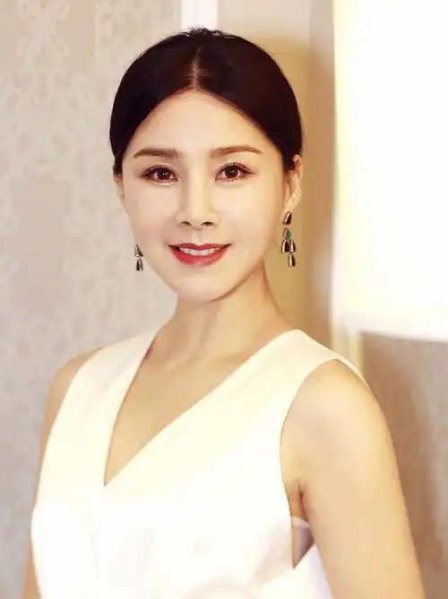 何琳陈坤生子实情