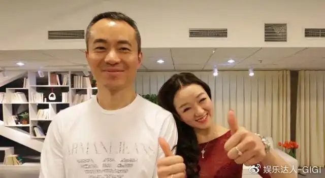 49岁的邱启明近况二婚妻子对他不离不弃儿子11岁了很可爱