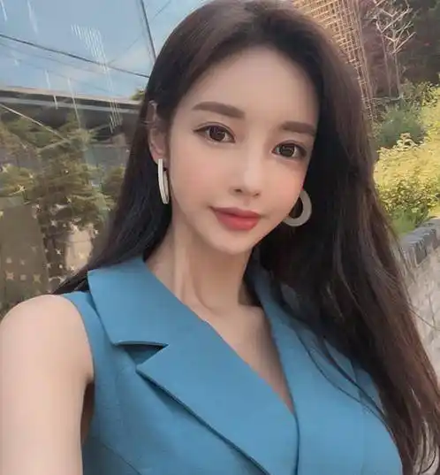 韩国网红模特孙允珠日常穿搭写真拍摄自拍照精致妆容靓丽动人