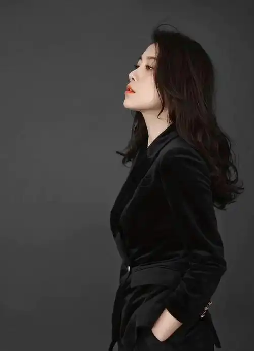 温峥嵘:长相漂亮戏也好,与丈夫相爱25年,何政军不是我丈夫