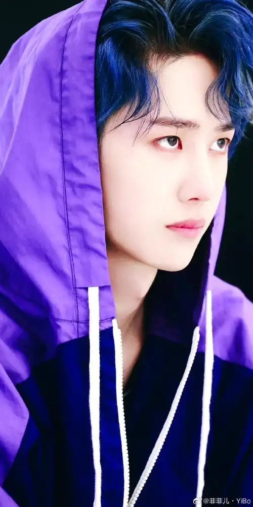 王一博#好喜欢王一博的蓝发造型侧颜生图好绝好迷人有一种让人畏è