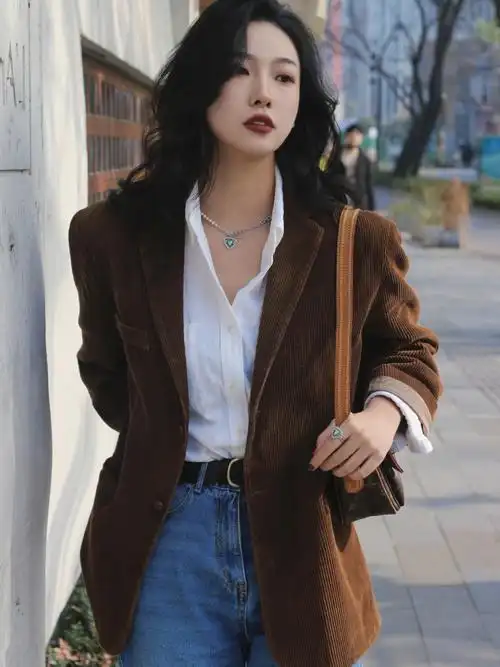 几百块的搭配穿出90年代港风街头的气场