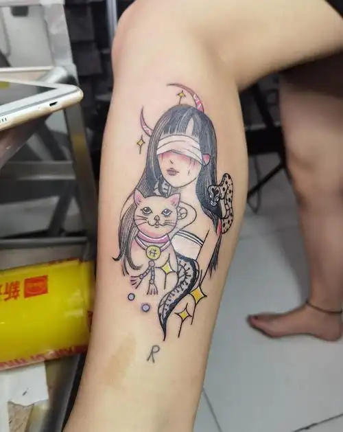 女孩纹身图片_脚部纹身图案