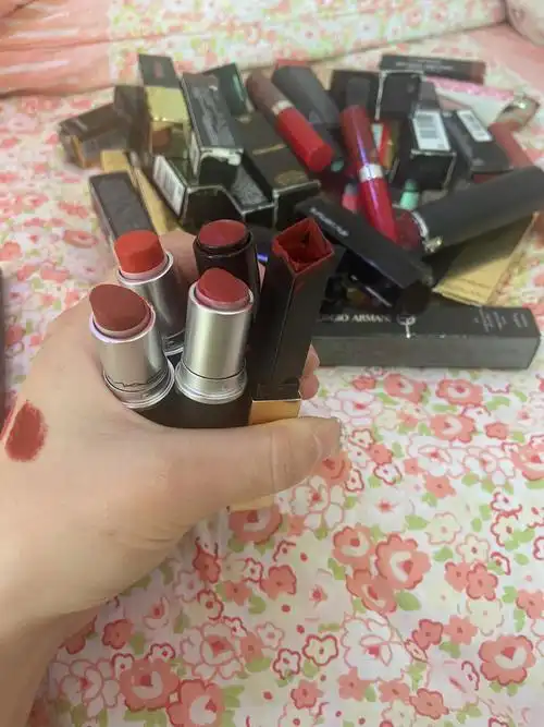 一堆口红空管分享