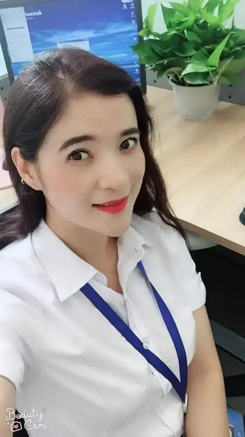 青岛南京路小学名师——张雅馨