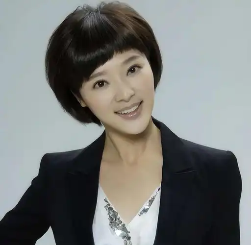 央视主持胡蝶:我这辈子最正确的决定,就是37岁为导演丈夫生二胎