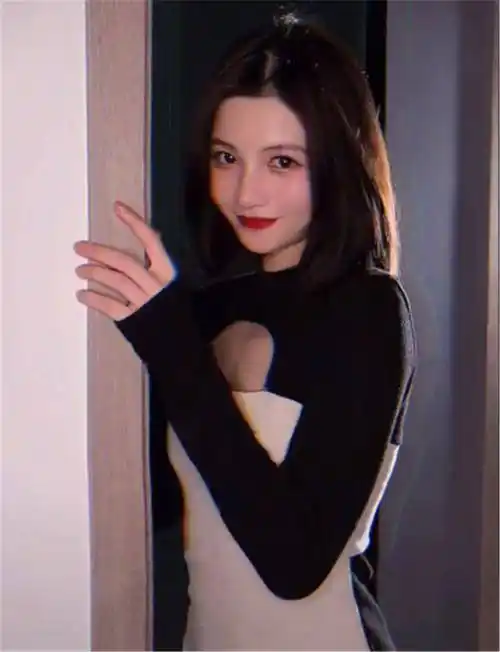 万小七能火并不是靠郝一点如今学历曝光引发无数粉丝惊叹