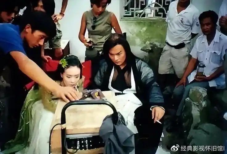 《武林外史》幕后珍贵花絮:王怜花集邮式合照,沈浪穿透视装