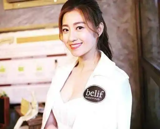 只是苦了陈自瑶,作为一心照顾家庭,时不时接受tvb安排客串多部剧集