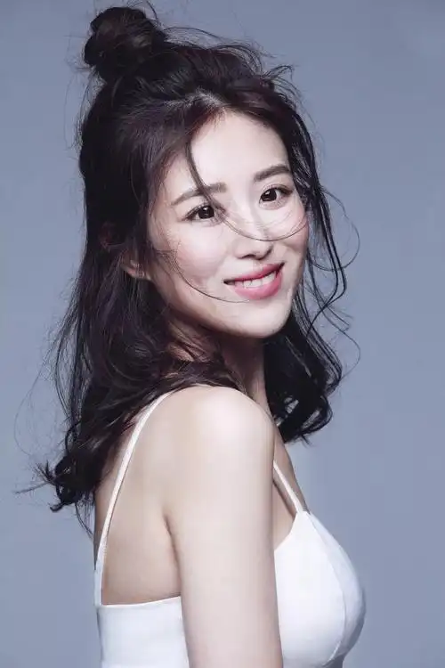 校庆百人记川影第59期陈西贝北京星乐映画签约艺人演绎人生