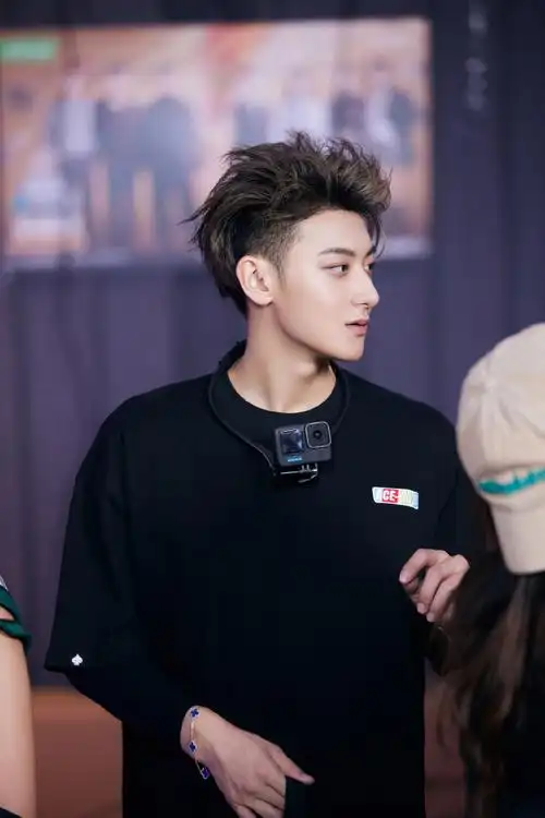 黄子韬超话#黄子韬萌探探探案3#快活轰趴周,最强收官战.