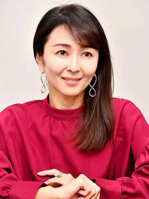 如今,小松美幸成功当妈妈了,幸运还是非常眷顾这位女神的.