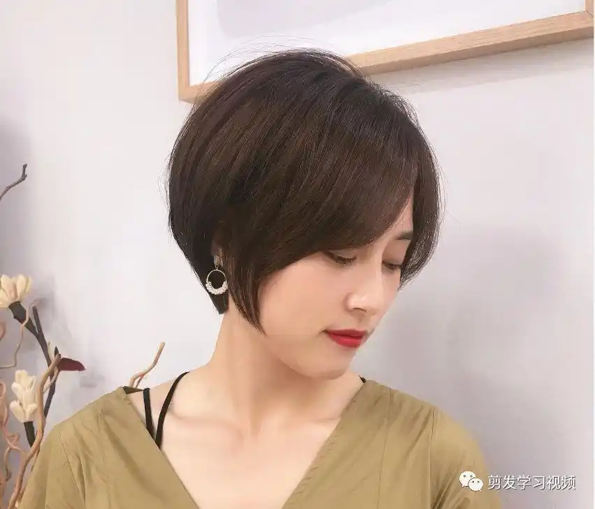 今年流行"圆圆头"_发型