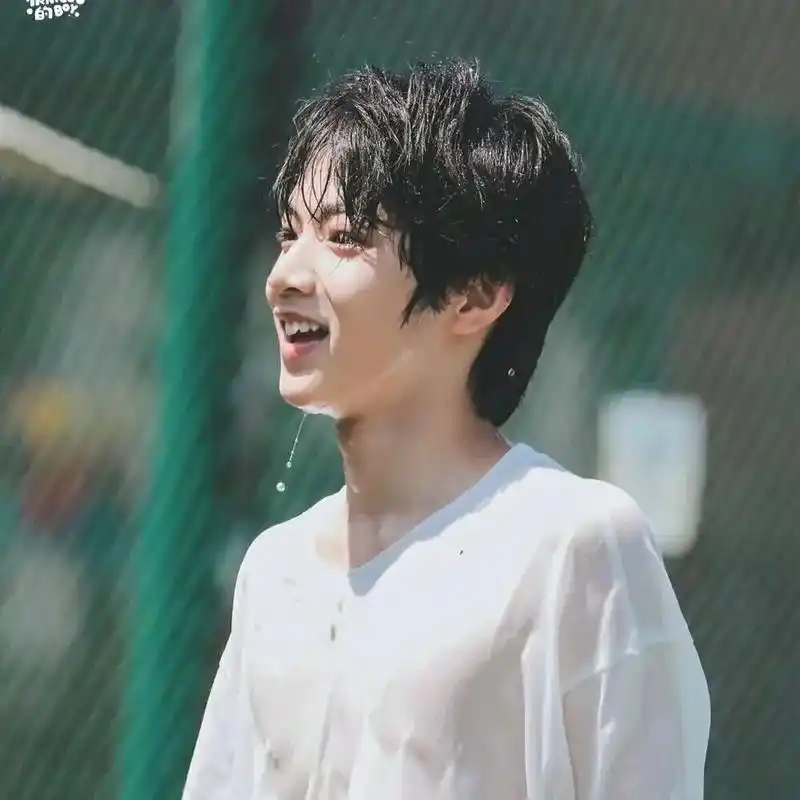 大家好我又来了欢迎看时代少年团的刘耀文的照片