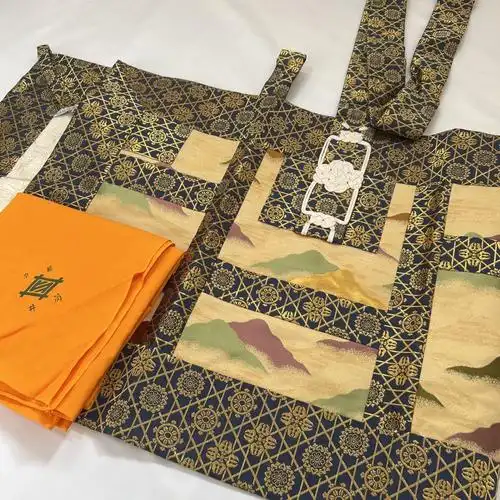 美品金襴五条袈裟远山轮宝羯磨正绢冬用法要葬仪仏具僧侣装束法衣井筒