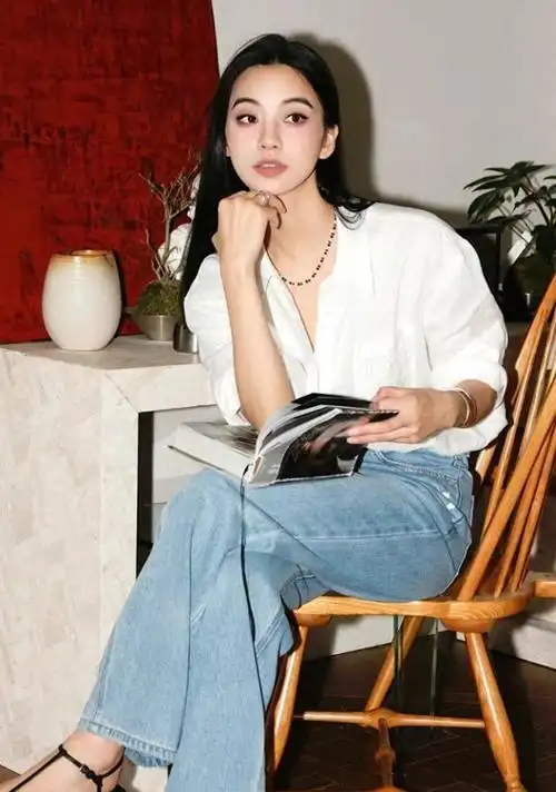 成熟女人都在这样穿"白衬衫",知性,大方又显气质,还很实用