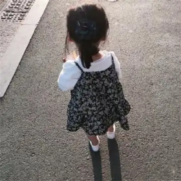 最新版萌娃小女孩权律二背影女生头像 权律二可爱图片头像