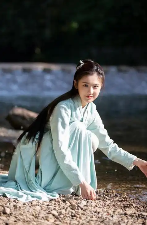 李雪联合执导,海宴编剧,侯鸿亮制片,黄晓明,刘昊然,佟丽娅 ,张慧雯