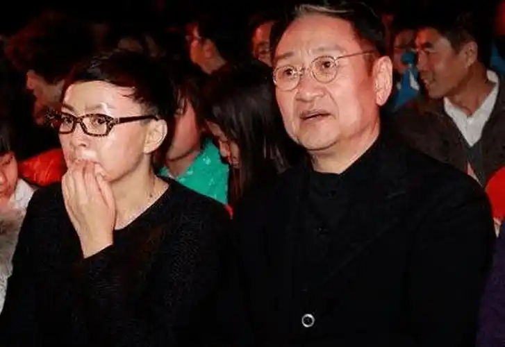 宋丹丹曲折的一生,因丈夫不忠果断离婚,靠直爽征服了5个男人_婚姻