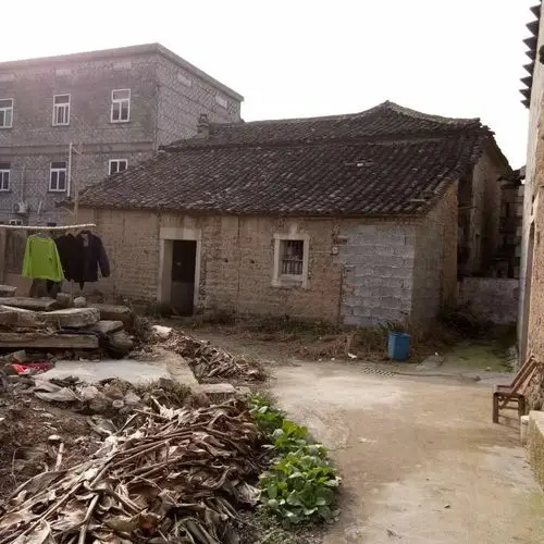 以前简陋的平房