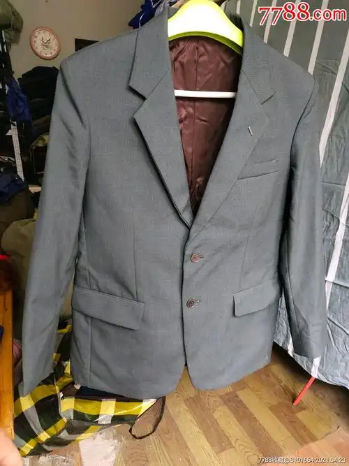 老式西装华表牌