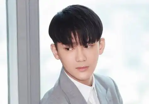 男士蘑菇头短发,蘑菇头发型男生 - 网络编辑之家