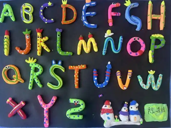 与"泥"相遇 拾趣春光——燕桥小学英语字母单词创意画活动
