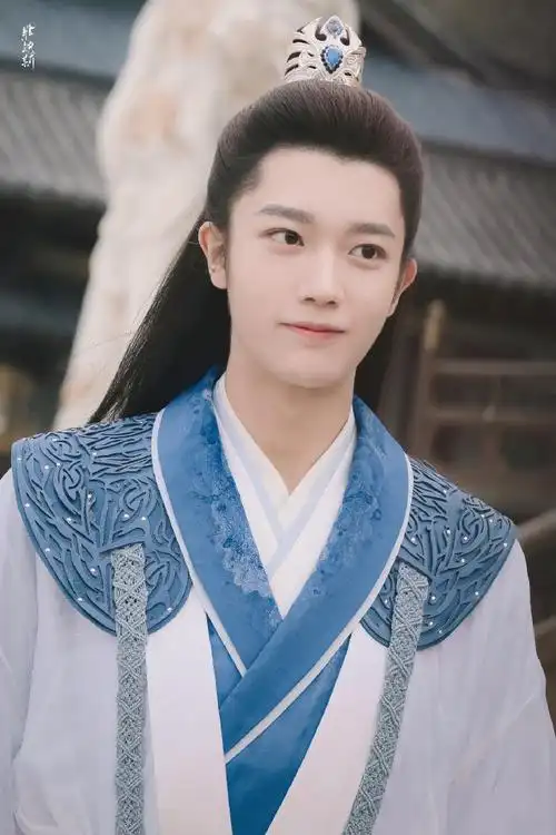 积石如玉 列松如翠郎艳独绝  世无其二@孙滢皓k