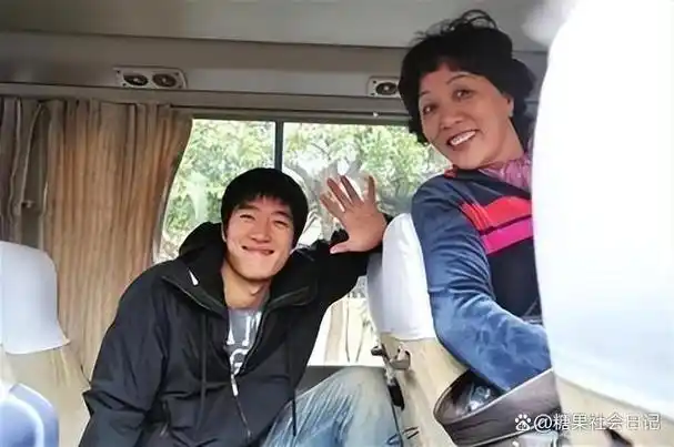 回顾吉粉花:曾反对刘翔跨栏,谈儿子泣不成声,今没有孙子是遗憾